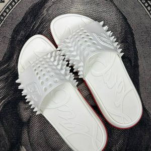 Шлепанцы Christian Louboutin, размер EUR 43