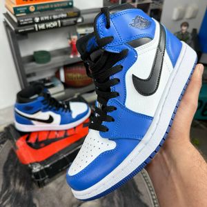Кроссовки Nike Air Jordan 1 Retro High, размер EUR 39