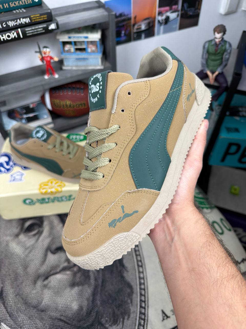 Кроссовки Puma R22