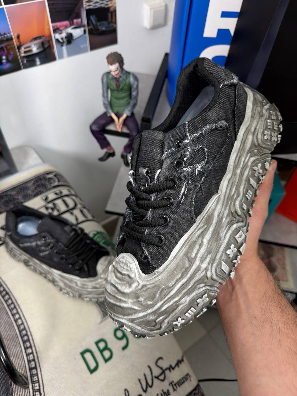 Кроссовки на массивной платформе Balenciaga