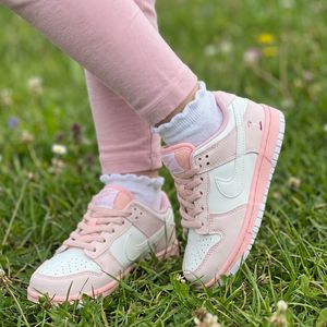 Кроссовки для девочки Nike Dunk Low
