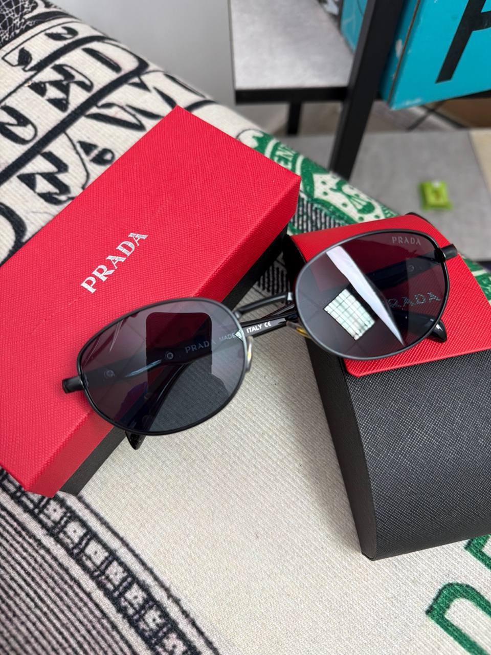 Солнцезащитные очки Prada PR A59S